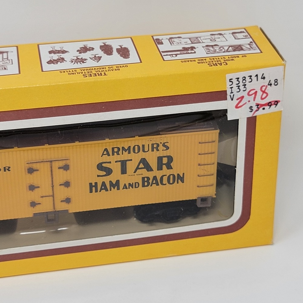 Life Like HO Scale Train Armour's Star Ham Bacon Refrigerator Car 8505 Unopened - Picture 2 of 10